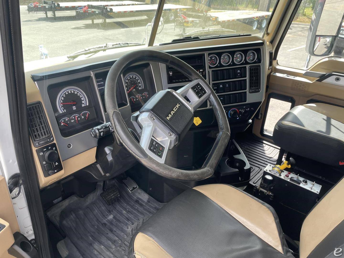 2020 Mack GRANITE 64FR