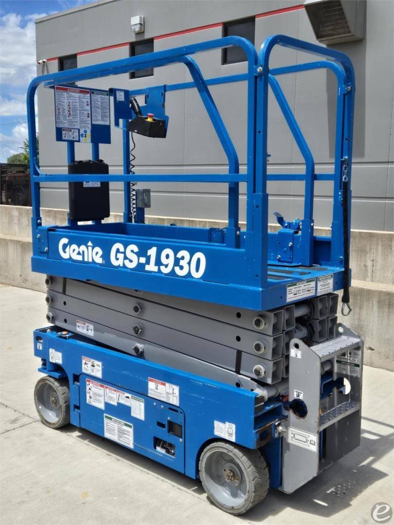 2017 Genie GS1930 Electric Scissor Lift - 123Forklift