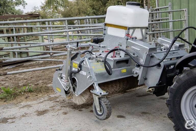 2025 Manitou 2 IN 1 SWEEPER