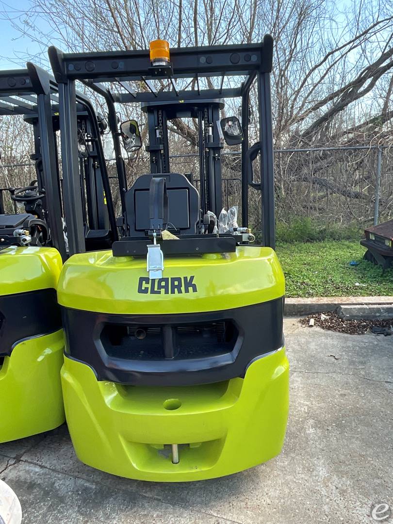 2023 Clark S30C