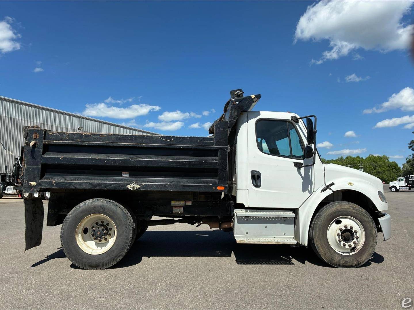2019 Freightliner BUSINESS CLASS M2 106