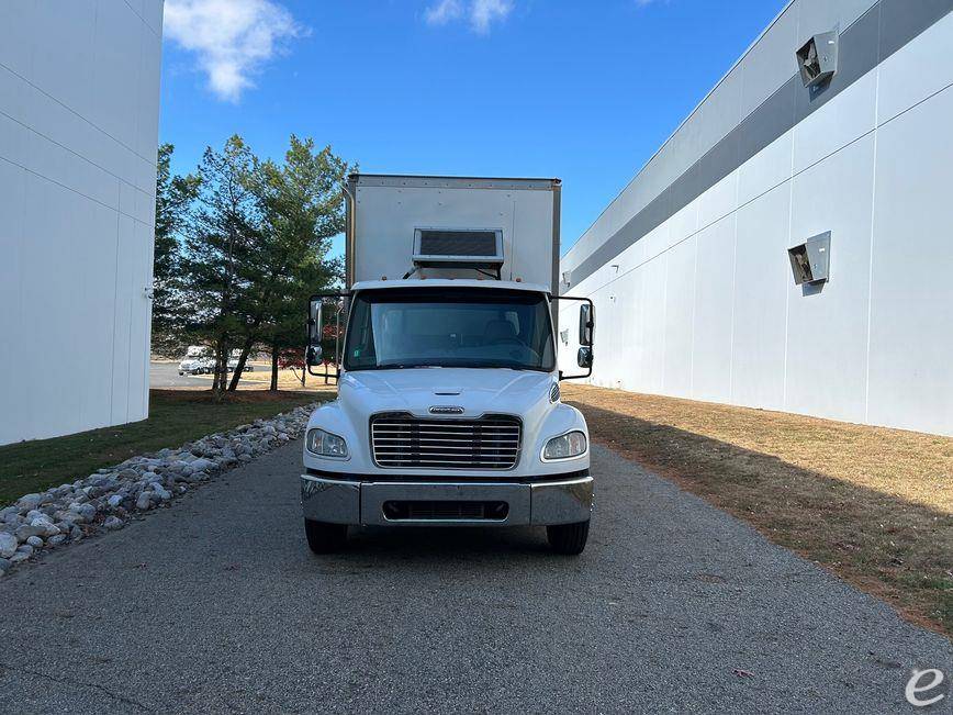 2017 Freightliner BUSINESS CLASS M2 106