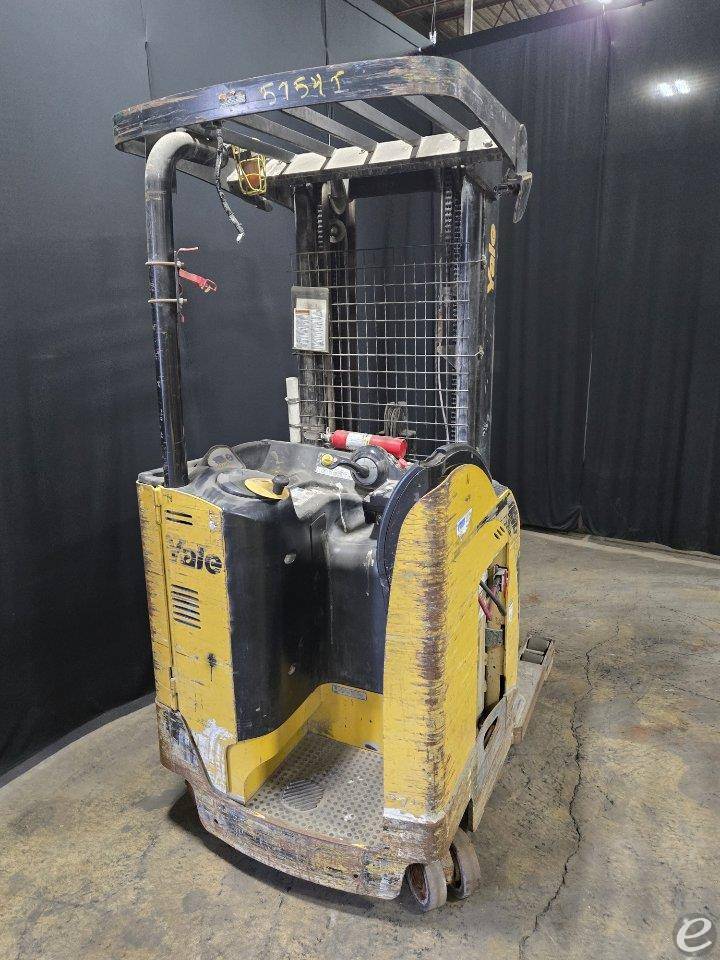 2019 Yale NR045EB
