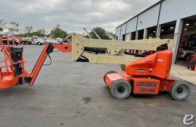 2015 JLG E450AJ
