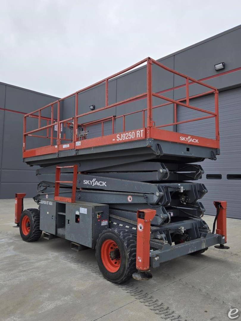 2017 Skyjack SJ9250RT Diesel Scissor Lift - 123Forklift