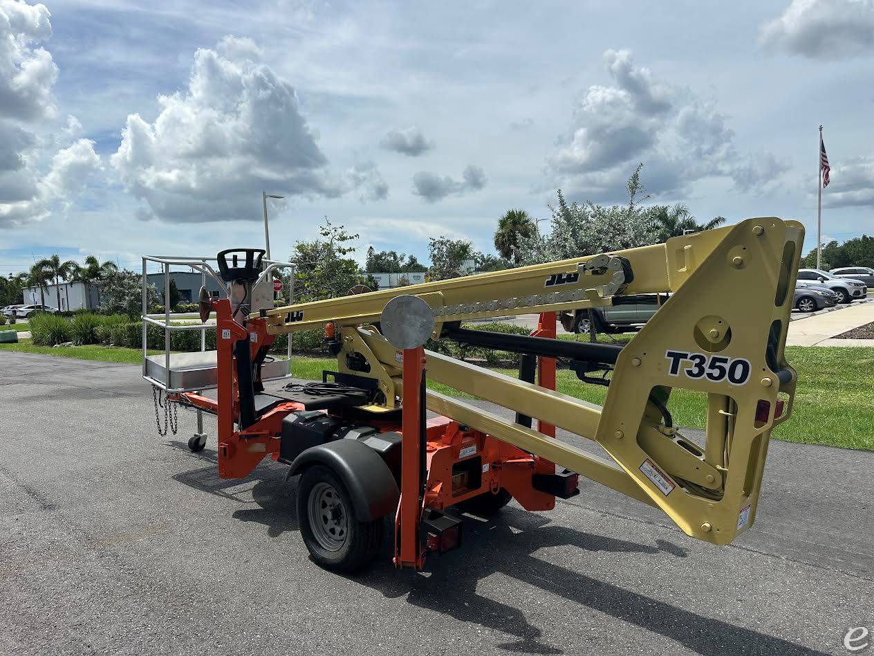 2017 JLG T350