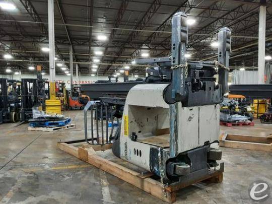 2017 Crown RMD6025-32 Electric Reach Truck - 123Forklift