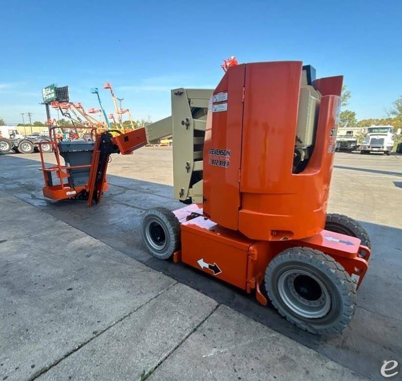 2015 JLG E300AJP