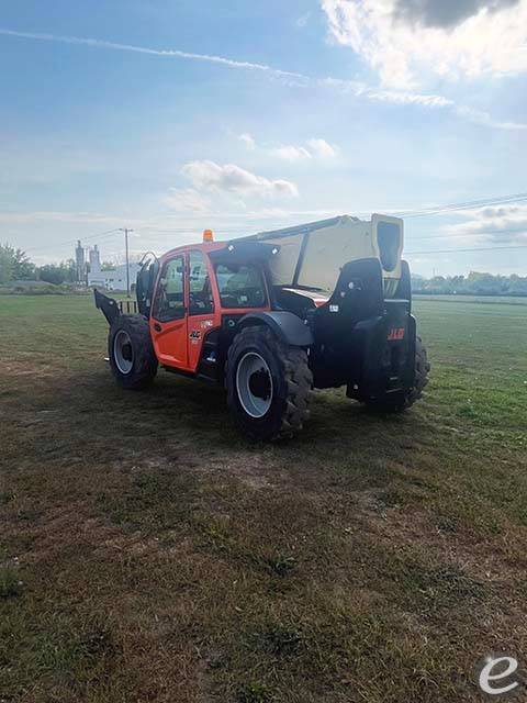 2019 JLG 1055