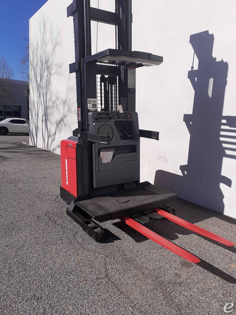 2007 Raymond 560-OPC30TT Electric Order Picker - 123Forklift