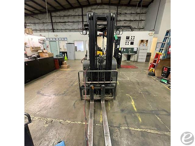 2019 Yale ESC040AD