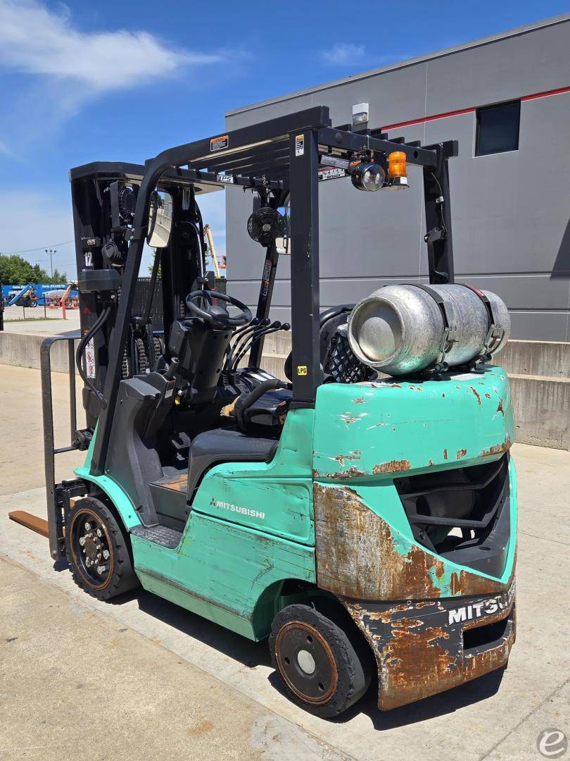 2020 Mitsubishi FGC20N