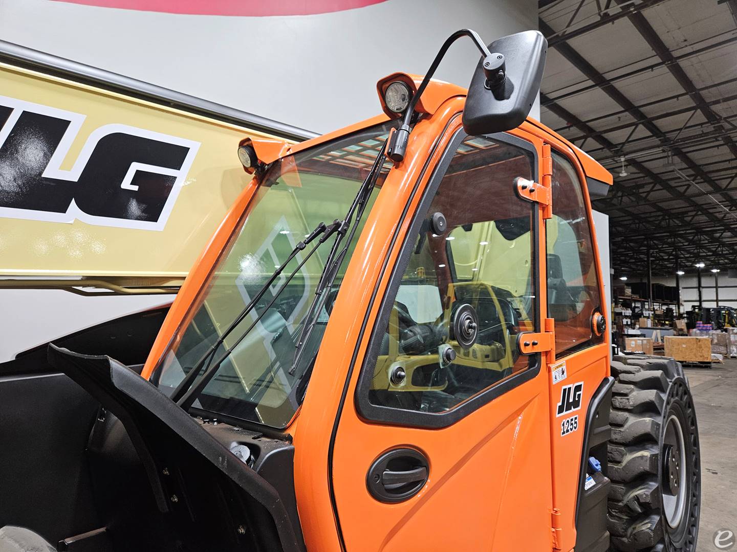 2017 JLG 1255