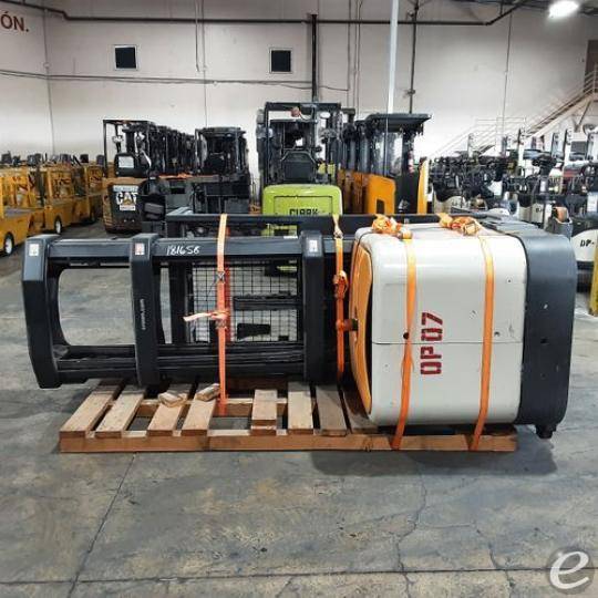 2016 Crown SP4030-30 Electric Order Picker - 123Forklift