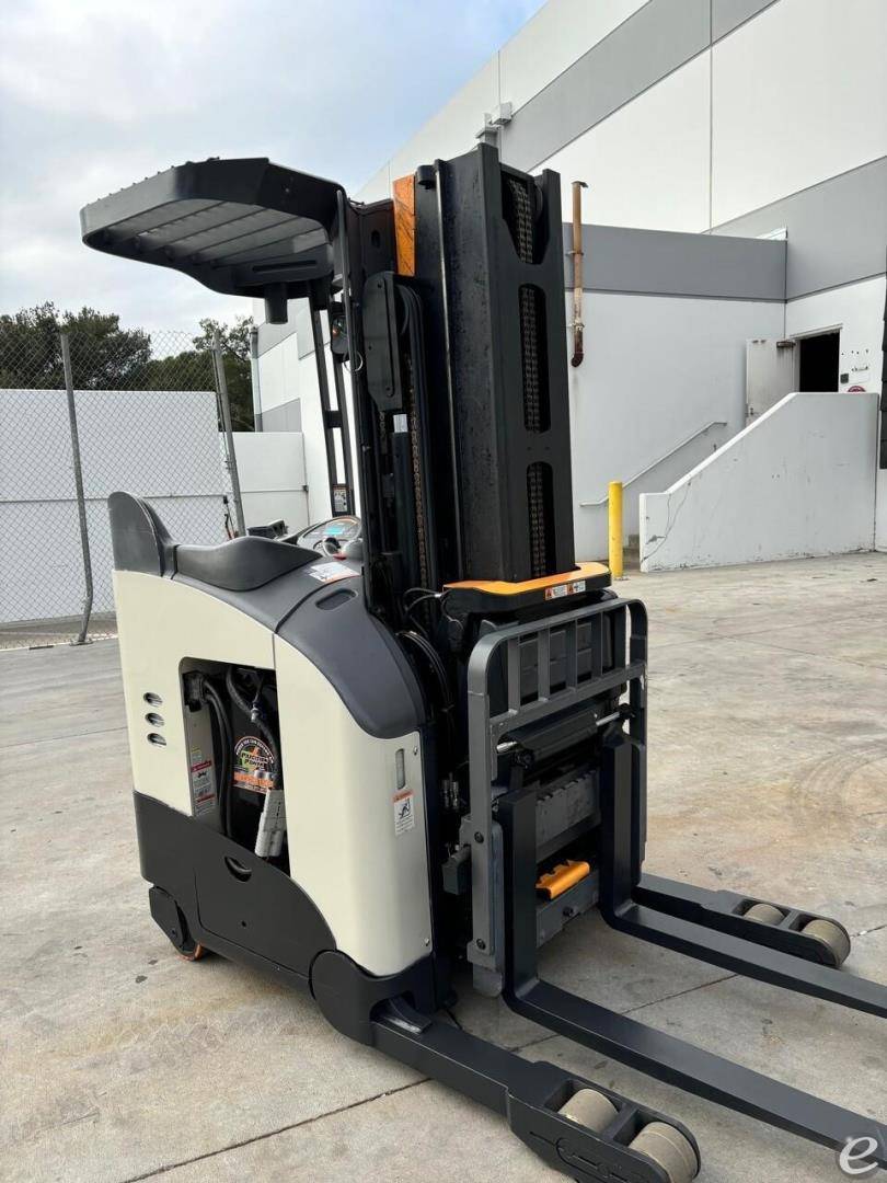 2018 Crown RM6025-45