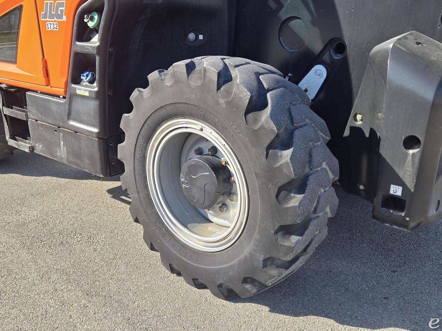 2020 JLG 1732