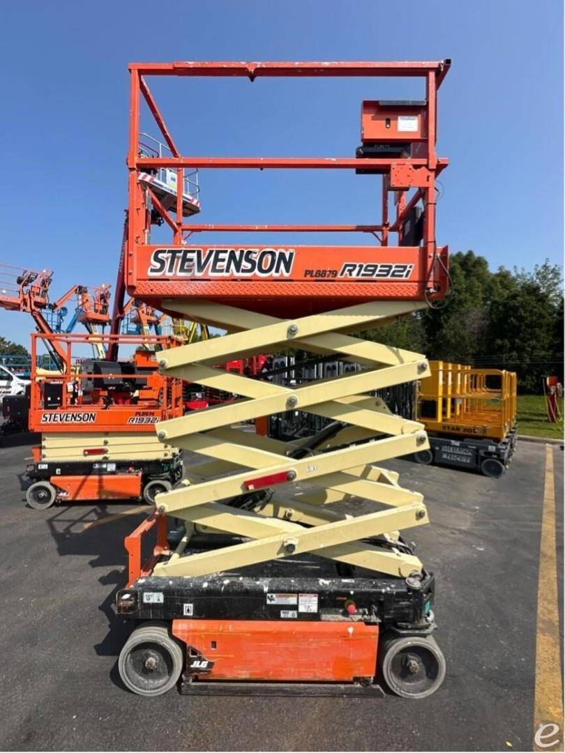 2021 JLG R1932i