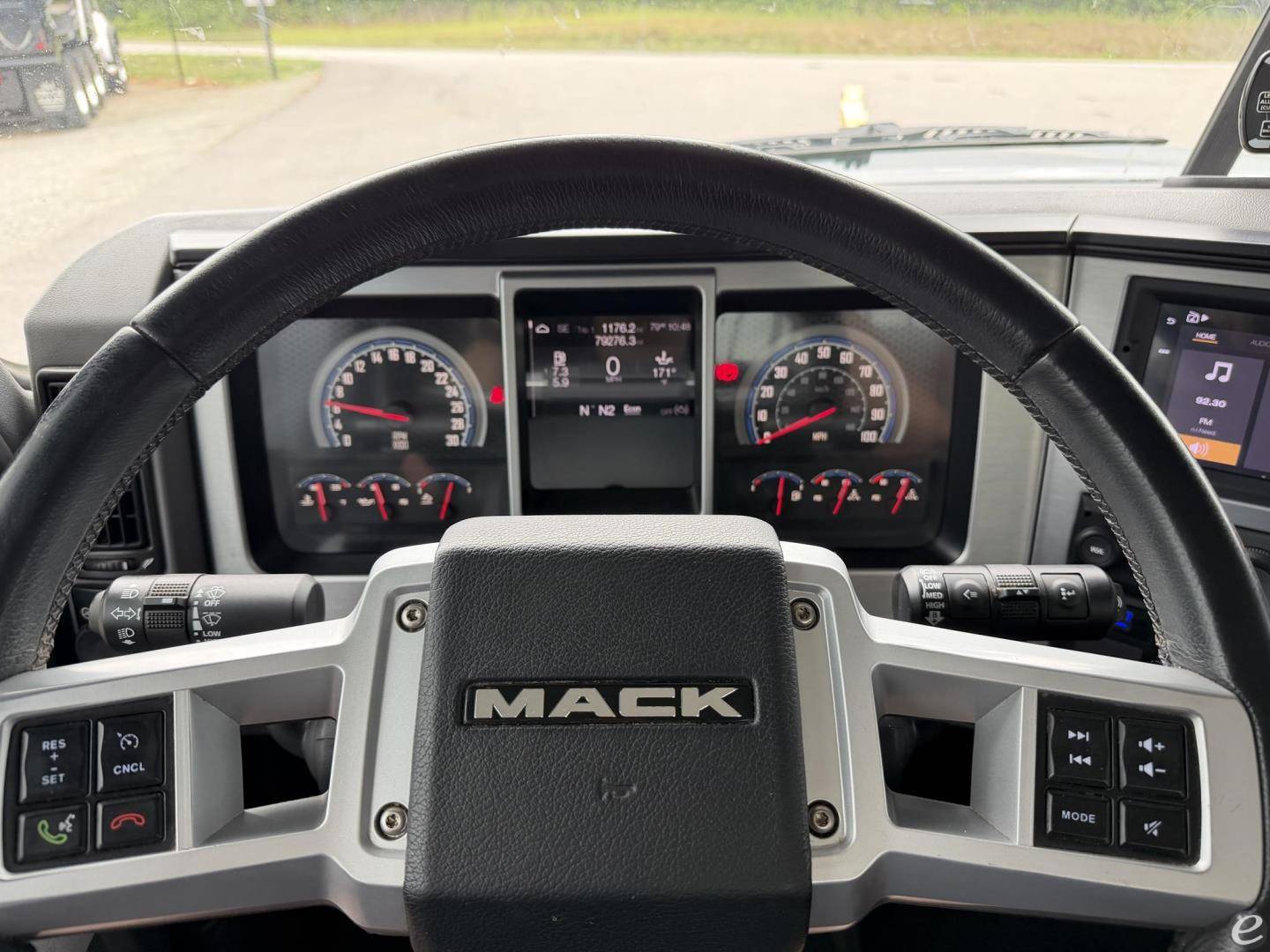 2025 Mack PINNACLE 64T