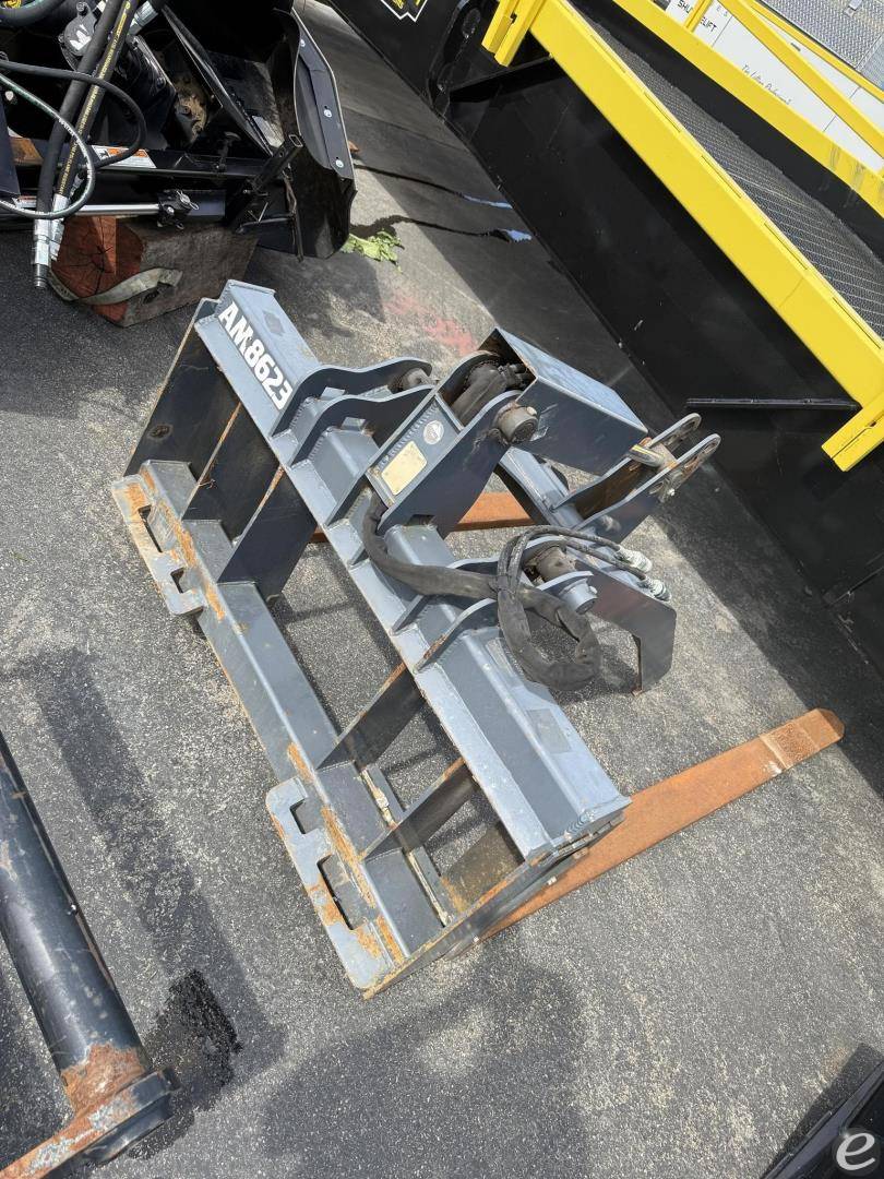 2019 Manitou PALLET FORK FRAME W/ GRAPPLE