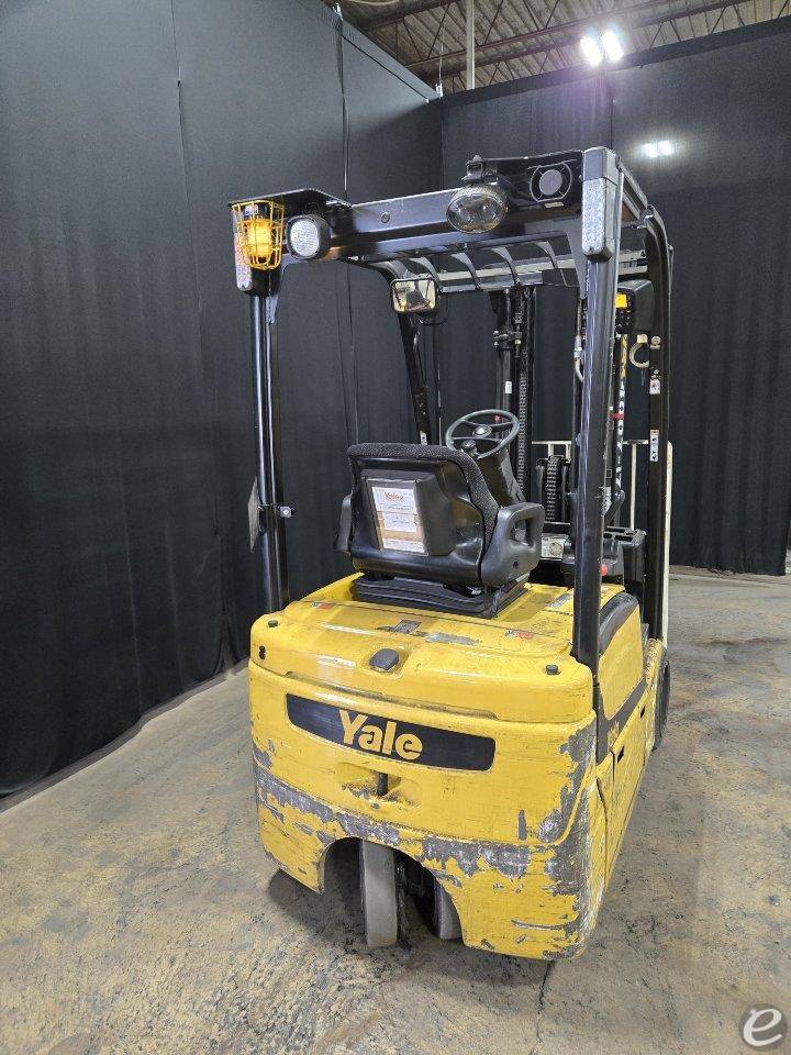 2017 Yale ERP040VT