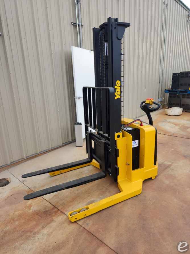 2012 Yale MSW040
