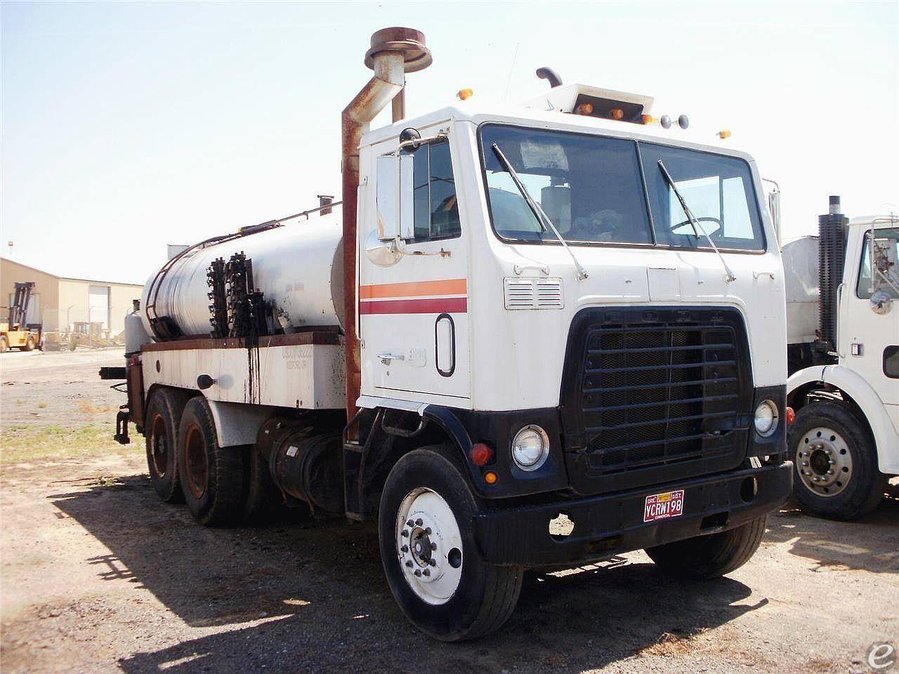 1974 Ford 8000
