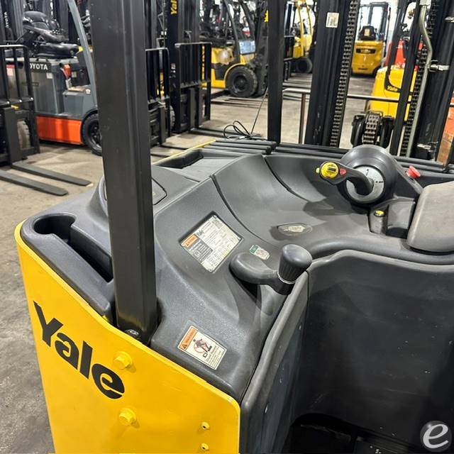 2019 Yale ESC040AD