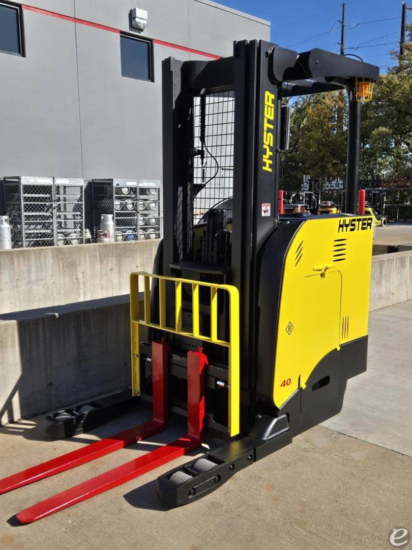 2017 Hyster N40ZR2 Electric Reach Truck - 123Forklift