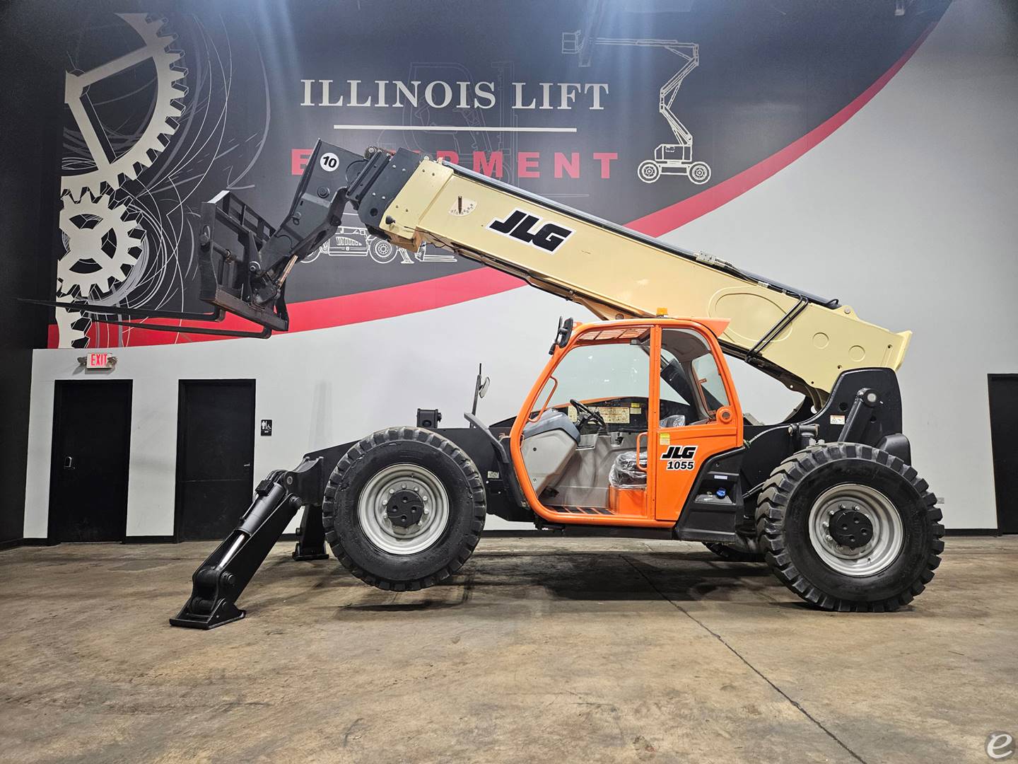 2018 JLG 1055