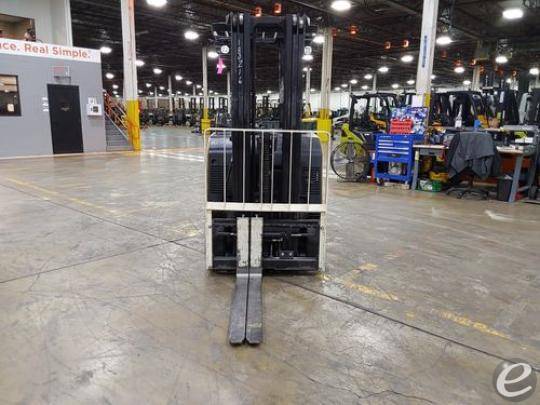 2015 Yale ESC030 Electric Forklift - 123Forklift