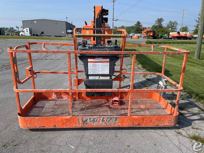 2019 JLG 860SJ