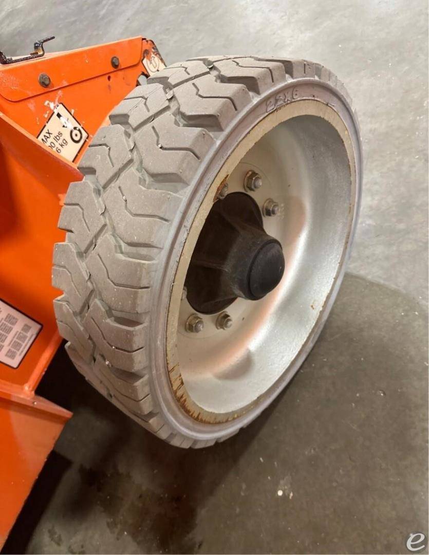 2015 JLG E400AJPN