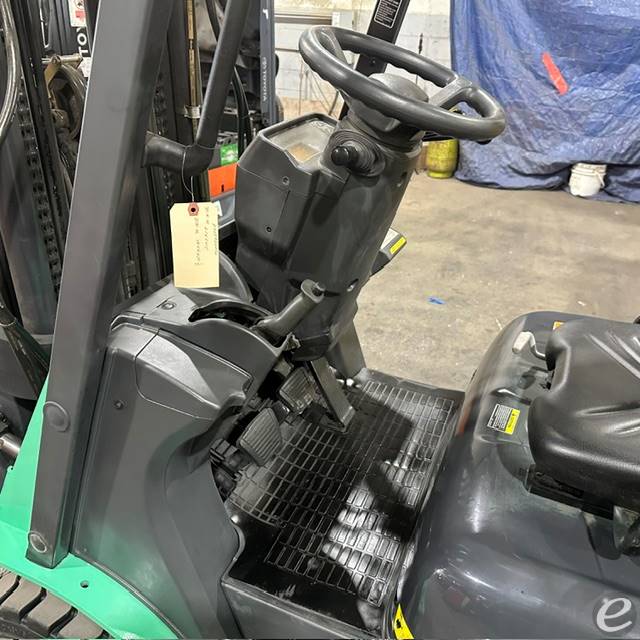 2021 Mitsubishi FGC33N