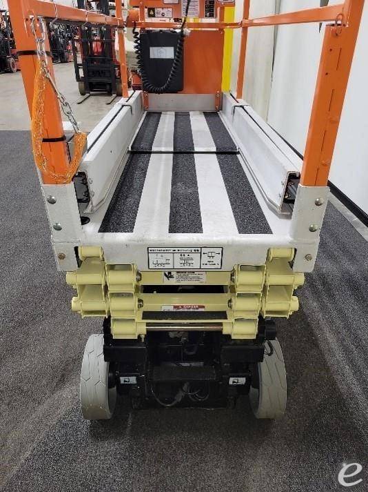 2015 JLG 1930ES