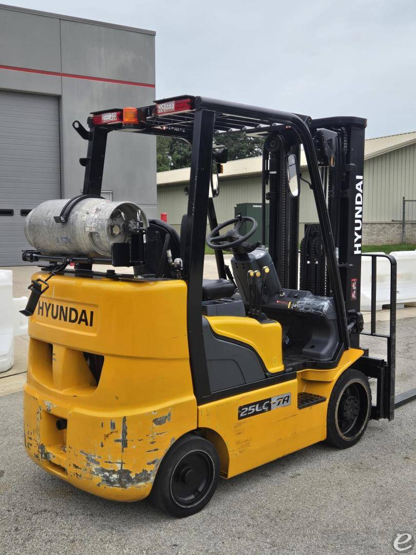 2023 Hyundai 25LC-7A
