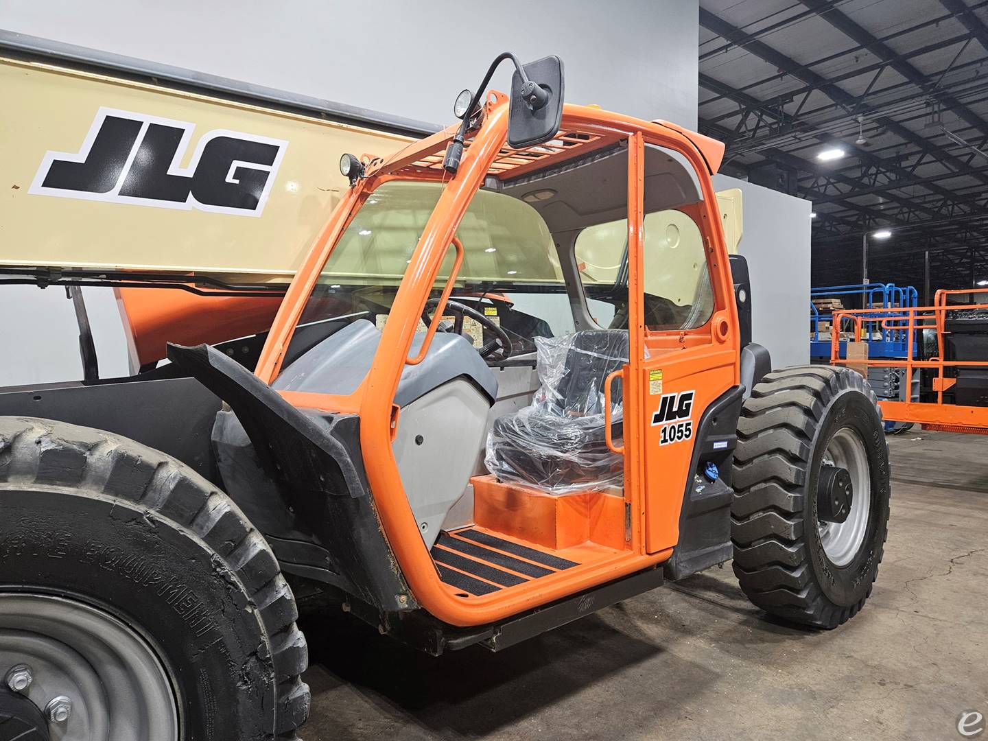 2018 JLG 1055