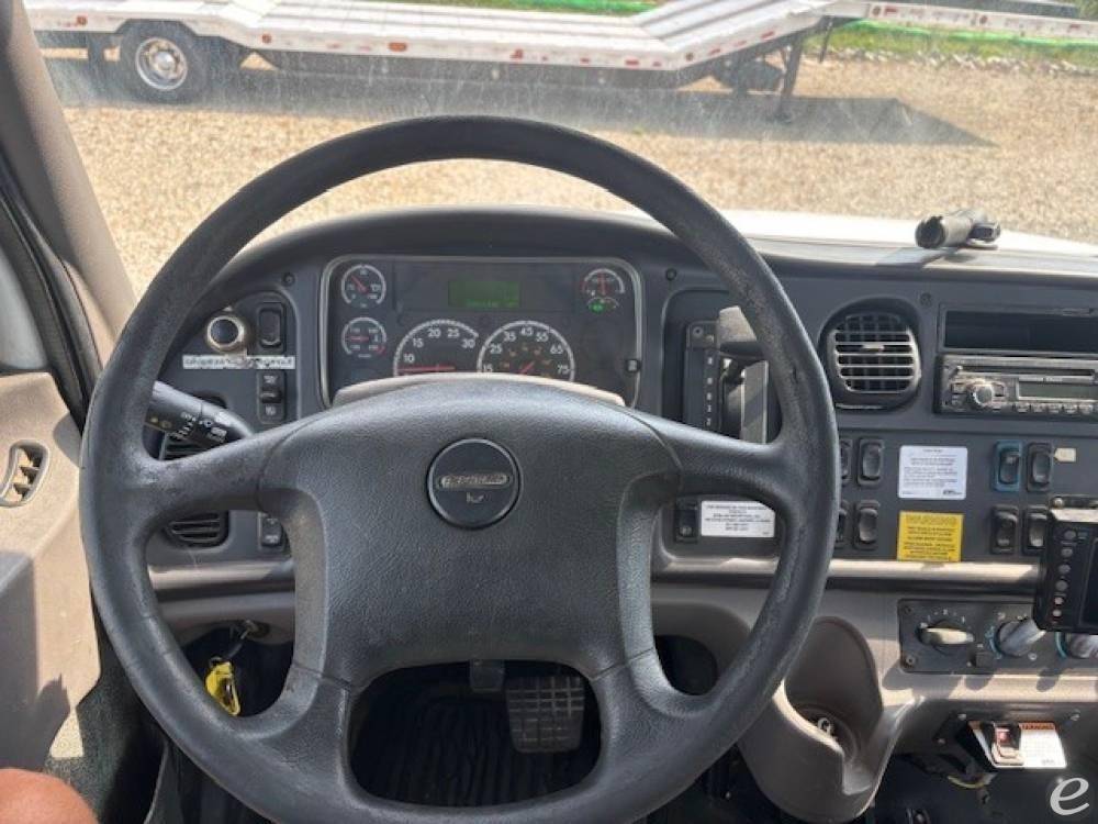 2016 Freightliner BUSINESS CLASS M2 106