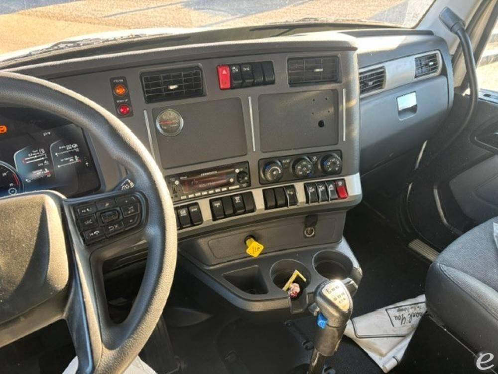 2024 Kenworth T880