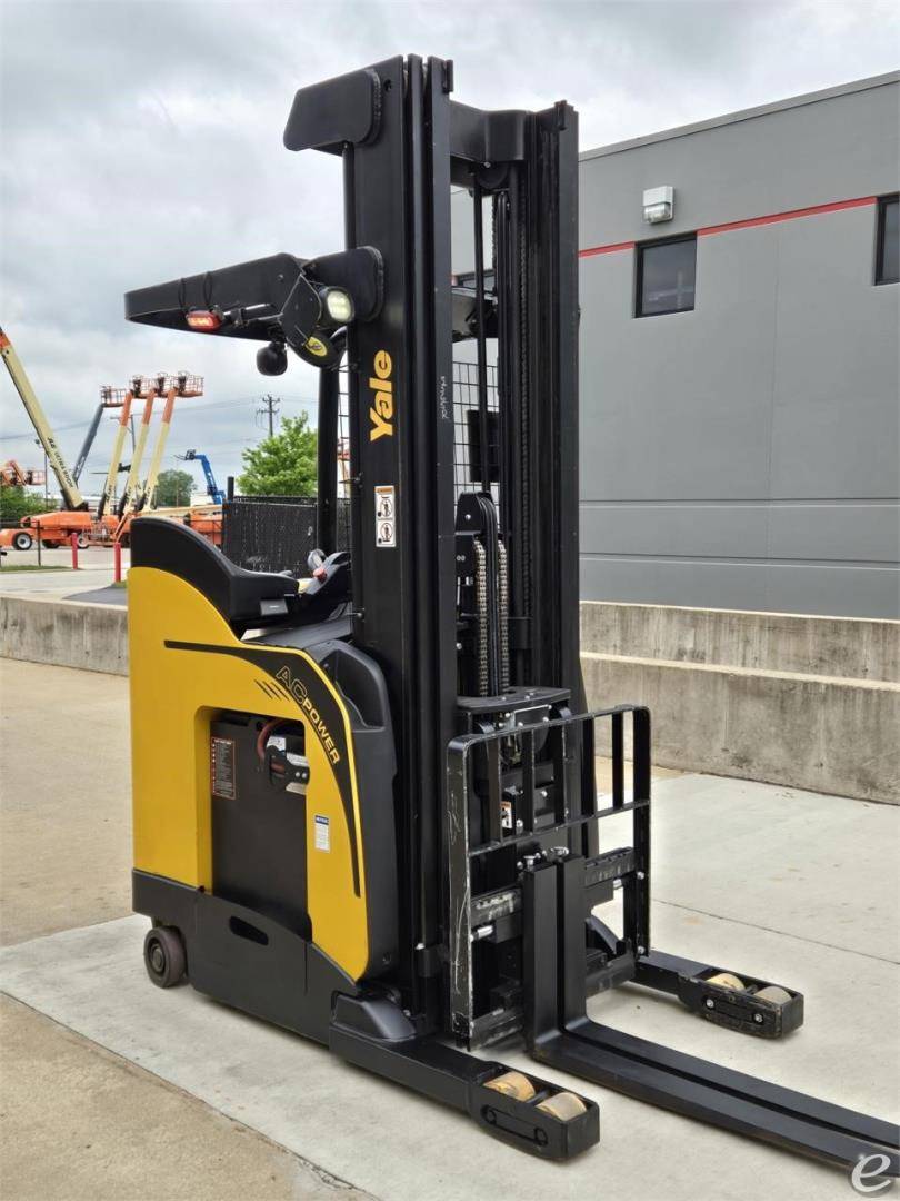 2017 Yale NR045EB Electric Reach Truck - 123Forklift