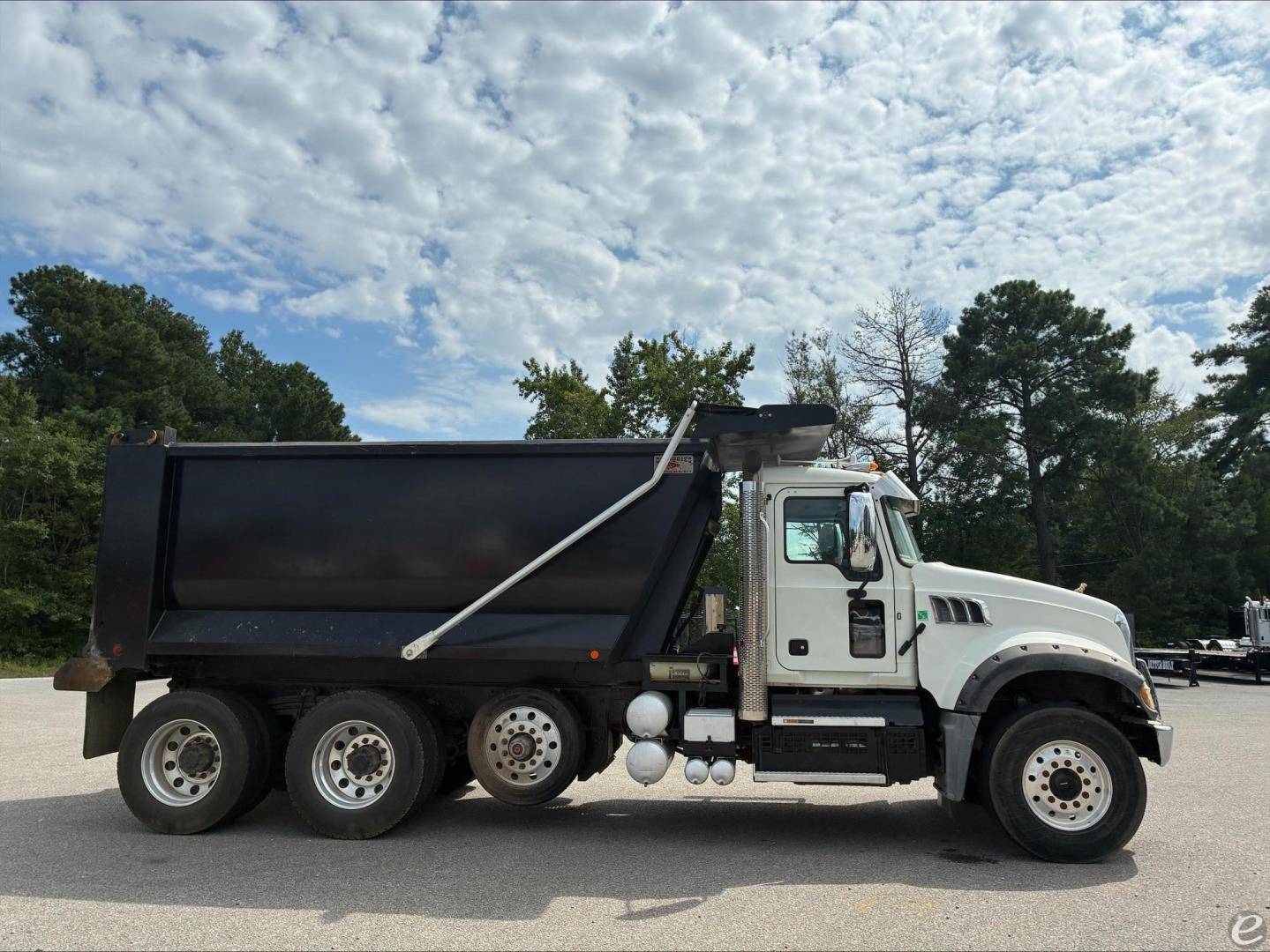 2020 Mack GRANITE 64FR