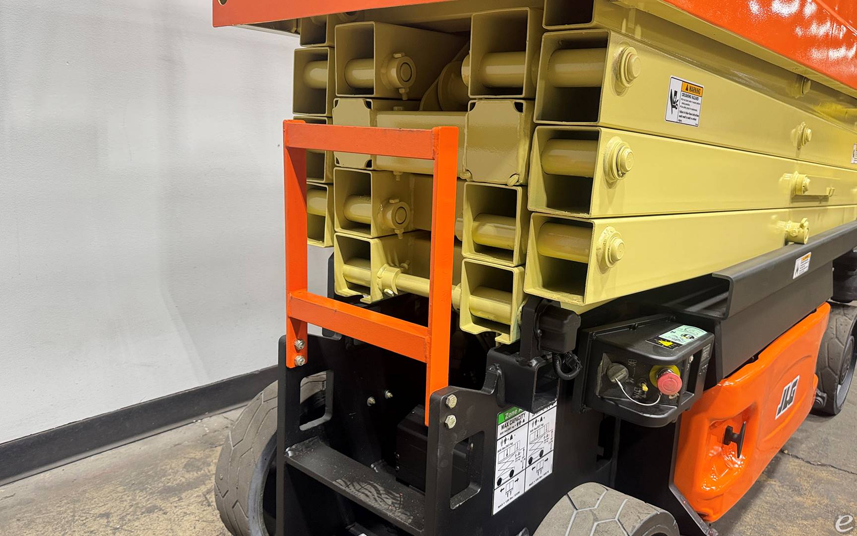 2017 JLG 2632ES