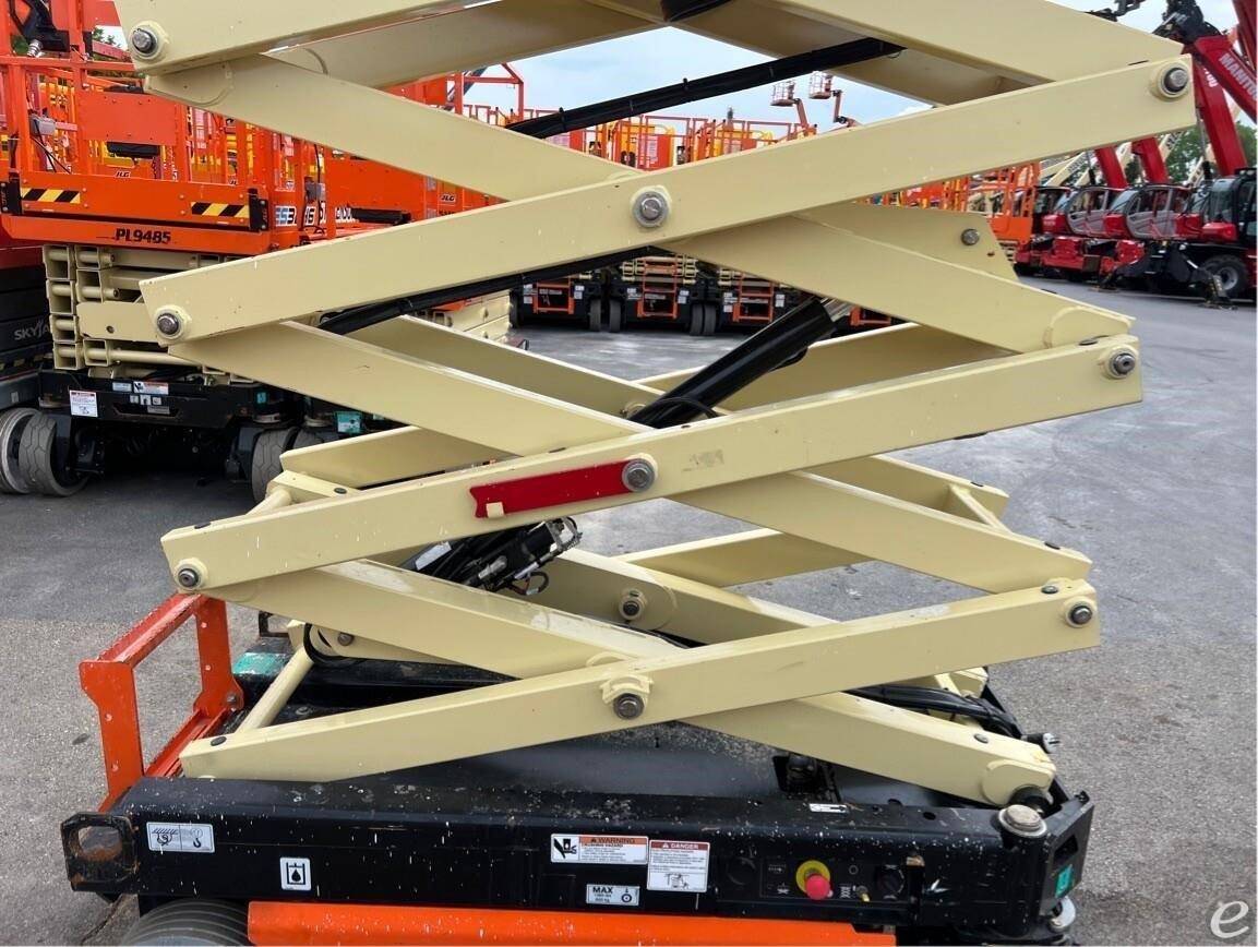 2021 JLG R1932i