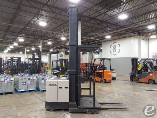 2021 Crown SP3530-30 Electric Order Picker - 123Forklift