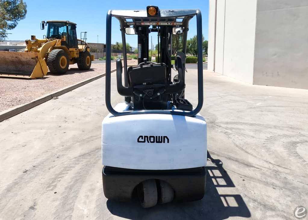 2003 Crown SC4020-35 Electric Forklift - 123Forklift