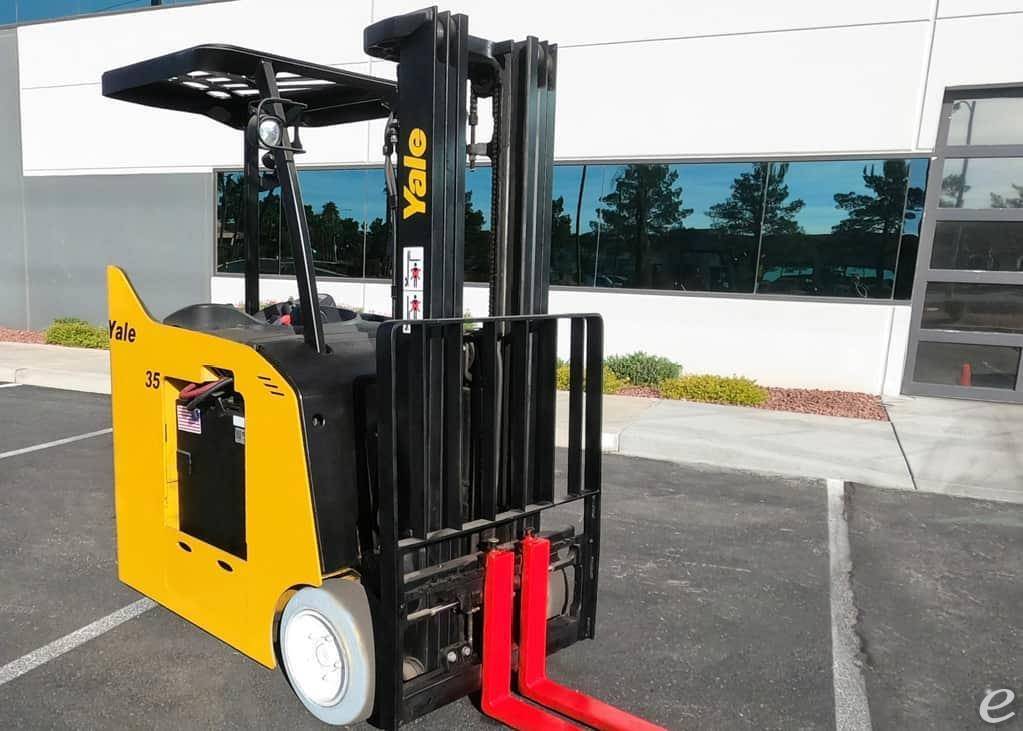 2017 Yale ESC030AD Electric Forklift - 123Forklift