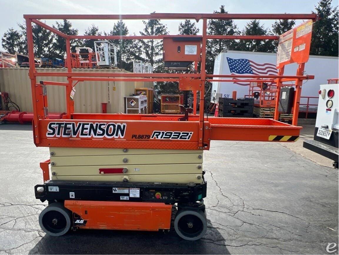 2021 JLG R1932i
