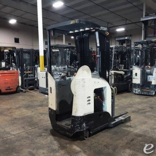 2018 Crown RR5725-45