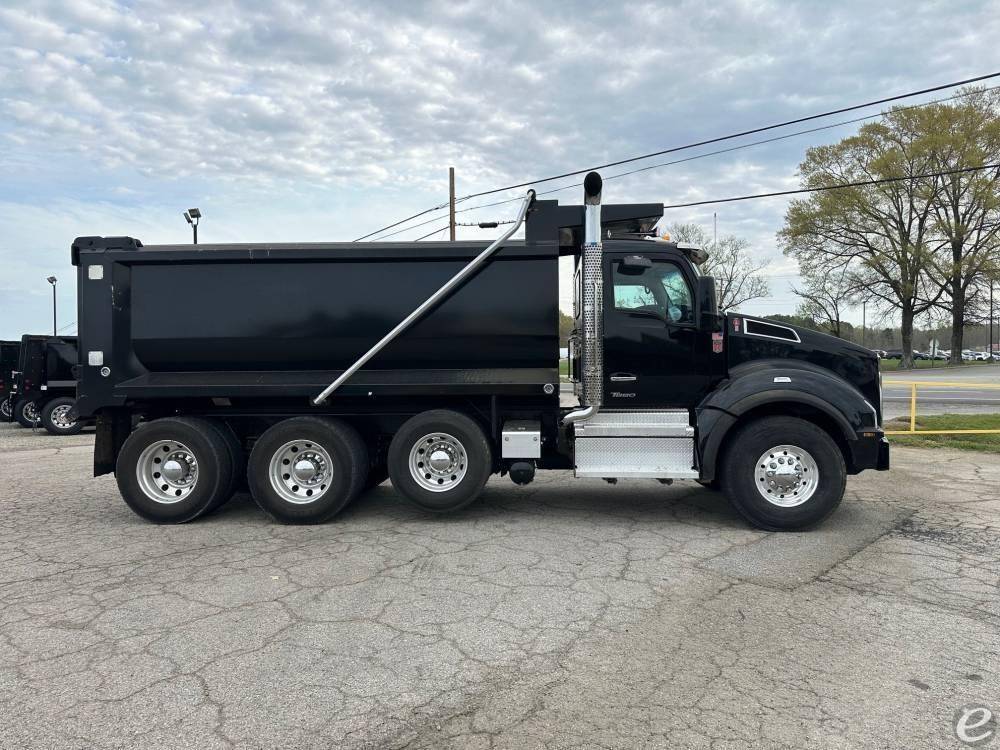 2025 Kenworth T880