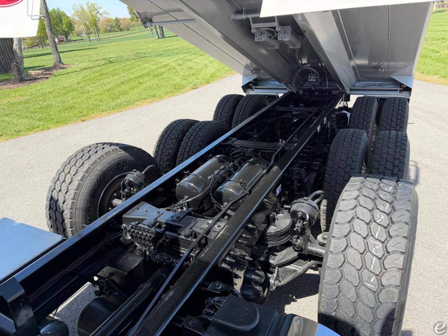 2026 Peterbilt 589