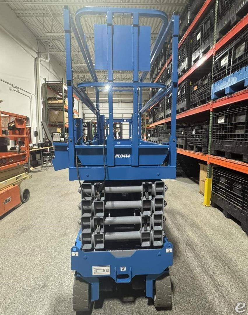 2012 Genie GS3232